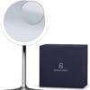 Make-up Spiegel Van Sanicraft® - USB Oplaadbaar - 360 Graden Draaibaar - Make Up Spiegel Met LED Verlichting - Afneembaar 10x Vergroting Spiegeltje - Diameter 17cm 2 Make-up Spiegel Van Sanicraft® - USB Oplaadbaar - 360 Graden Draaibaar - Make Up Spiegel Met LED Verlichting - Afneembaar 10x Vergroting Spiegeltje - Diameter 17cm -Modecosmetica Winkel 1128x1200 1