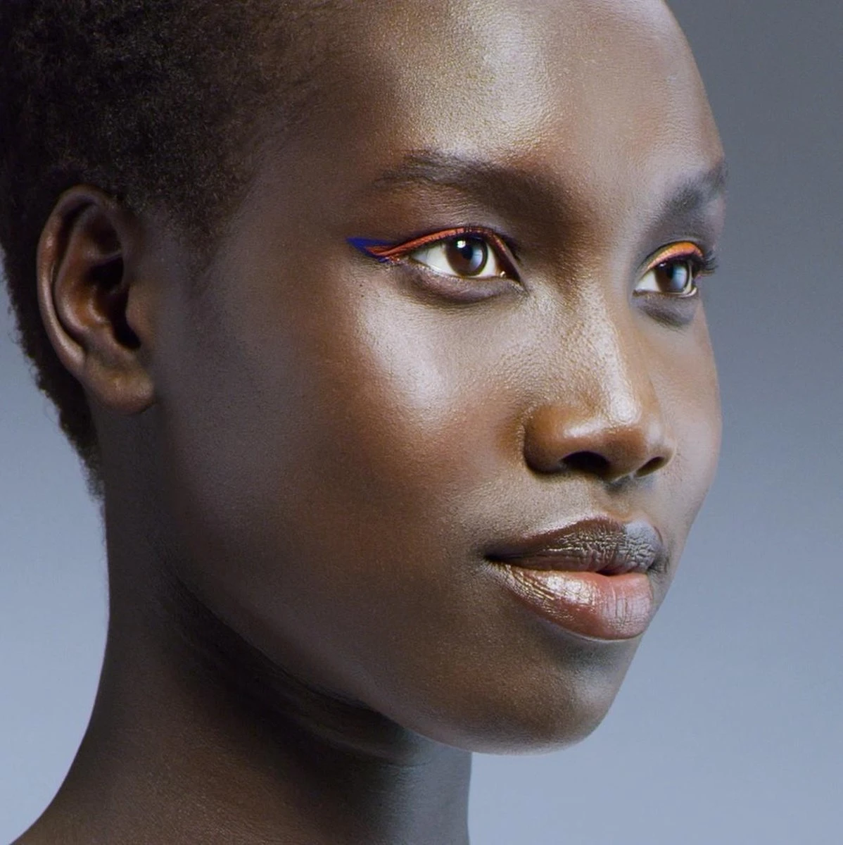 L'Oréal Paris Matte Signature Eyeliner Van Superliner – Matte Liquid Eyeliner – Waterproof - 07 Copper – Bruin 12 L'Oréal Paris Matte Signature Eyeliner Van Superliner – Matte Liquid Eyeliner – Waterproof - 07 Copper – Bruin - Afbeelding 10