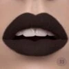 VELVET MATTE LIPSTICK 33 ZWART 2 VELVET MATTE LIPSTICK 33 ZWART -Modecosmetica Winkel 1200x1200 13