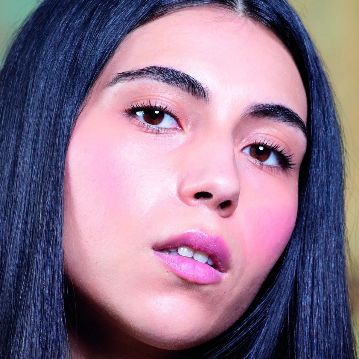 Rimmel London Match Perfection Foundation - 203 True Beige 6 Rimmel London Match Perfection Foundation - 203 True Beige - Afbeelding 4