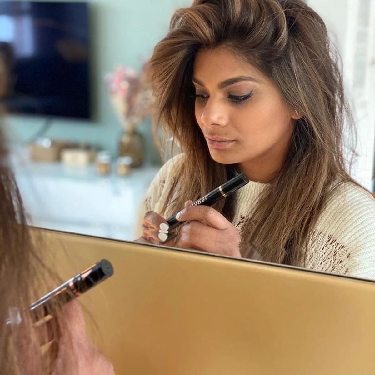 MARBL. Cosmetics - Easy Wing - Eyeliner Stempel - 8mm - Waterproof - Vlekproof - Vegan - Dierproefvrij 6 MARBL. Cosmetics - Easy Wing - Eyeliner Stempel - 8mm - Waterproof - Vlekproof - Vegan - Dierproefvrij - Afbeelding 4