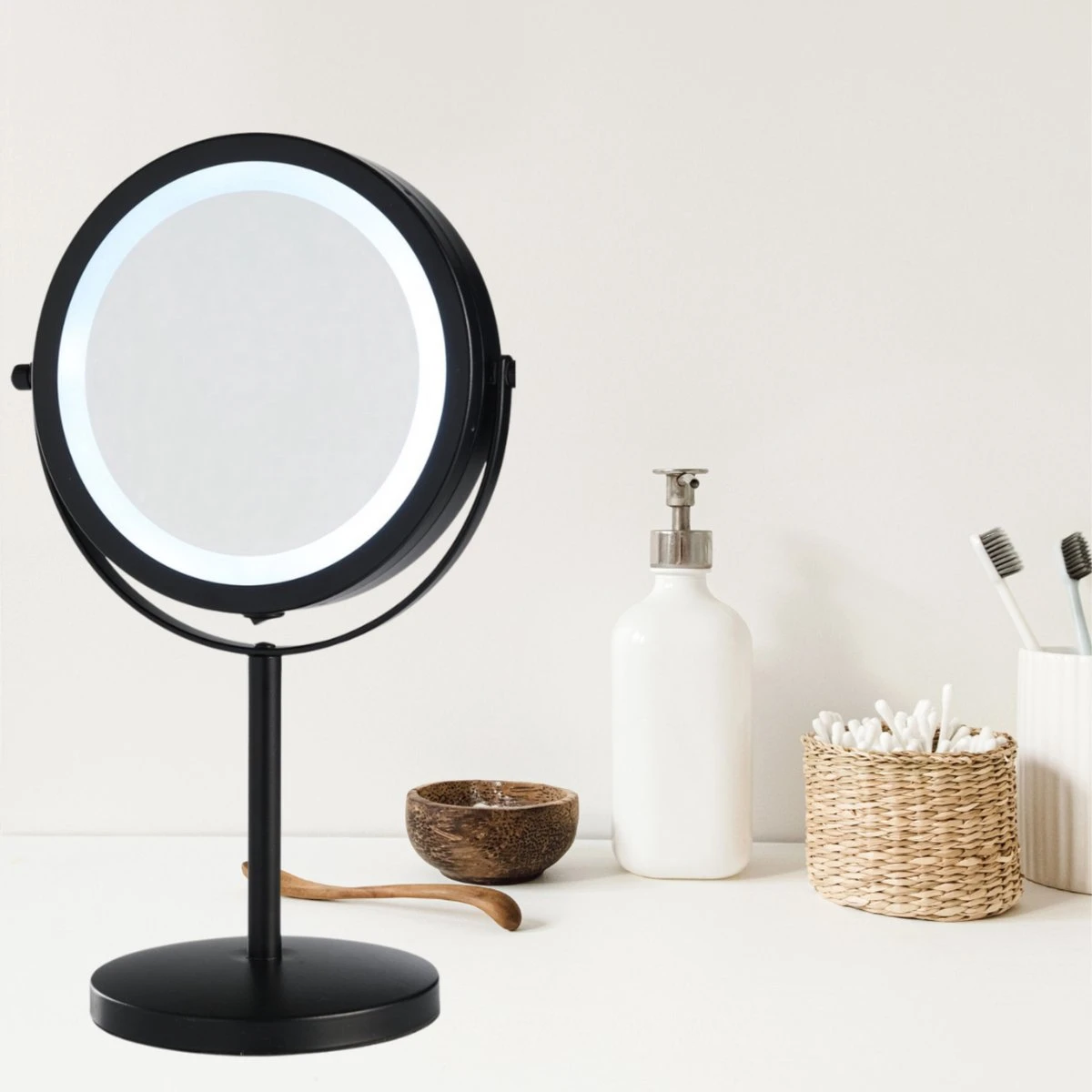 DAY Make-up Spiegel Met Verlichting - LED - 360° Draaibaar - Dubbelzijdig - 5x Vergroting - Scheerspiegel 12 DAY Make-up Spiegel Met Verlichting - LED - 360° Draaibaar - Dubbelzijdig - 5x Vergroting - Scheerspiegel - Afbeelding 10