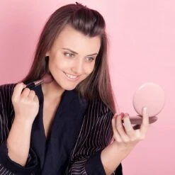 Led-verlichte Oplaadbare Compacte Make-up Spiegel Rond |1 X 2 X Vergroting | Make-upspiegel | Zakspiegel | Handspiegel | Reisspiegel | Dimbaar|als Cadeau | USB-lader | Rond | Zwart -Modecosmetica Winkel 1200x1200 593