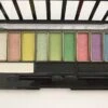 Wynie - Oogschaduw Palette - 12 Vrolijke Matte En Shimmer Tinten Blauw, Groen, Roze, Paars, Geel, Wit En Zwart - 1 Doos Met 2 Applicatoren - Nummer 060831 1 Wynie - Oogschaduw Palette - 12 Vrolijke Matte En Shimmer Tinten Blauw, Groen, Roze, Paars, Geel, Wit En Zwart - 1 Doos Met 2 Applicatoren - Nummer 060831 -Modecosmetica Winkel 1200x899 3