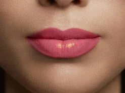 L'Oréal Paris Color Riche Shine Lipstick Lippenstift - 111 Pink Wonderland -Modecosmetica Winkel 1200x900 5