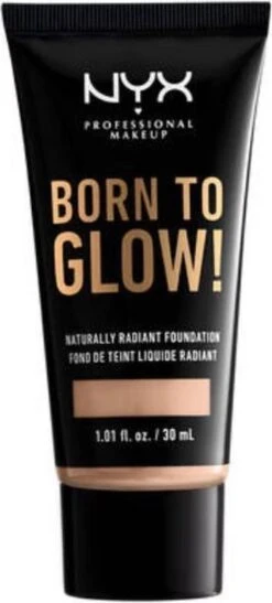 NYX Professional Makeup - Born To Glow Naturally Radiant Foundation - Light 16 NYX Professional Makeup - Born To Glow Naturally Radiant Foundation - Light -Modecosmetica Winkel 542x1200