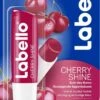Labello Cherry Shine Verzorgende Lippenbalsem -Modecosmetica Winkel 691x1200 1