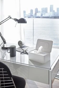 Yamazaki Bakje Voor Vochtige Doekjes - Wit - Met Deksel 27 Yamazaki Bakje Voor Vochtige Doekjes - Wit - Met Deksel -Modecosmetica Winkel 800x1200 12