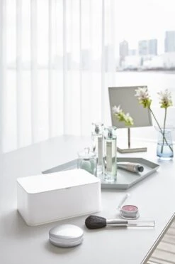 Yamazaki Bakje Voor Vochtige Doekjes - Wit - Met Deksel 23 Yamazaki Bakje Voor Vochtige Doekjes - Wit - Met Deksel -Modecosmetica Winkel 800x1200 9