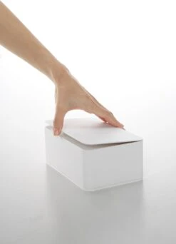 Yamazaki Bakje Voor Vochtige Doekjes - Wit - Met Deksel 30 Yamazaki Bakje Voor Vochtige Doekjes - Wit - Met Deksel -Modecosmetica Winkel 867x1200 2