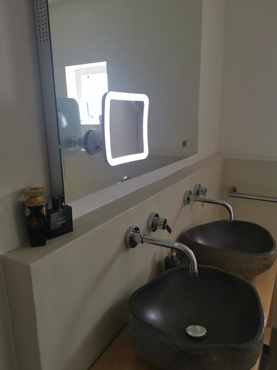 Vergroot Make Up En Scheer Spiegel Met LED Verlichting Vierkant - 10x Vegroting En Natuurlijk Licht Voor Cosmetica/Scheren/Epileren - 360° Graden Verstelbare Zuignap En Wandbevestiging 8 Vergroot Make Up En Scheer Spiegel Met LED Verlichting Vierkant - 10x Vegroting En Natuurlijk Licht Voor Cosmetica/Scheren/Epileren - 360° Graden Verstelbare Zuignap En Wandbevestiging - Afbeelding 6